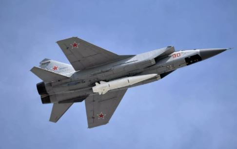 МиГ-31 сопроводил самолёт ВВС США над Тихим океаном