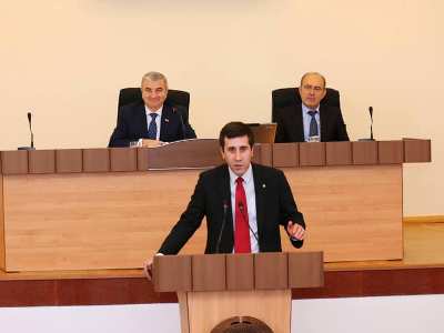 Մեկ հեռախոսային խոսակցություն, ու կյանքս գլխիվայր շրջվել էր. Երեւանում մնաց ընտանիքս, սիրելի աշխատանքս. Ռուբեն Մելիքյան