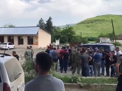 Կարմիր Շուկայի բնակիչները թույլ չեն տվել, որ հակառակորդի շարասյուն անցնի. նրանք պատրաստվում են ամեն օր այդպես անել
