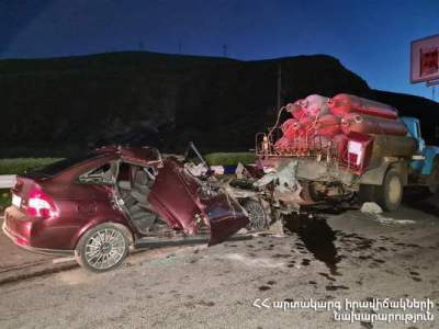 Երեւան-Իջեւան ճանապարհին բախվել են «ZIL 130»-ը և «Lada Priora»-ն. վերջինիս վարորդը եւ ուղեւորը տեղում մահացել են
