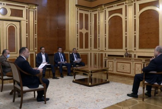 Президент Армении принял ответственных лиц сферы ВТ, экономики и исполнительного директора FAST