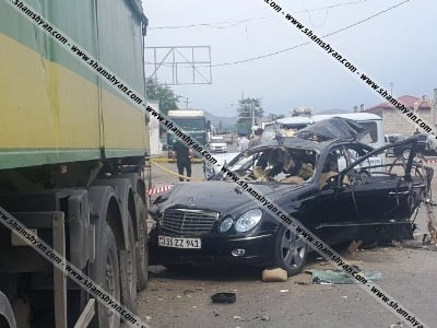 Բագրատաշենի մաքսատան դիմաց Mercedes-ը բախվել է բեռնատար Volvo-ին, ինչի հետևանքով պայթյուն է առաջացել․ կա վիրավոր