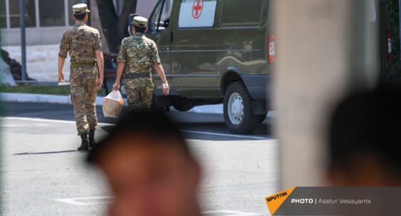 Солдат нужно лечить вне очереди: омбудсмен предлагает внести законодательные изменения