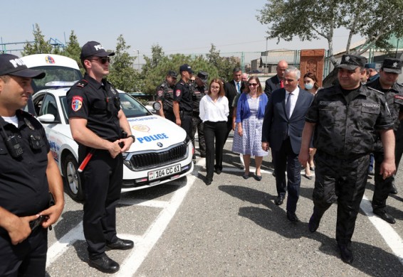 Փոխվարչապետ Մհեր Գրիգորյանը ԱՄՆ դեսպանի և ԵՄ պատվիրակության ղեկավարի պաշտոնակատարի հետ համատեղ աշխատանքային այց է կատարել Պարեկային ծառայություն