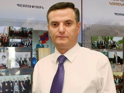 Բանակից ու սնունդից խոսող հայրենադավ սորոսածիննե՛ր, բա ու՞ր են ձեր կառուցած բանակն ու պահած Արցախը. Արտակ Զաքարյան