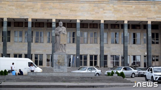 Ախալքալաքցիներն անհանգստացած են Մաշտոցի հուշարձանի ճակատագրով