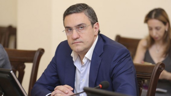 Артур Казинян в третий раз не избран на пост замглавы постоянной комиссии НС Армении по вопросам обороны и безопасности