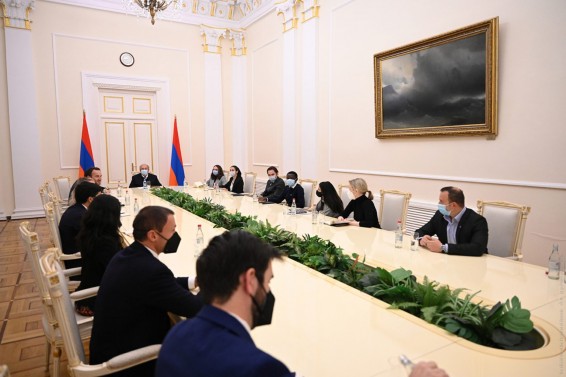 Նախագահ Արմեն Սարգսյանը հանդիպել է «Ատլանտյան խորհուրդ» վերլուծական կենտրոնի անդամների հետ