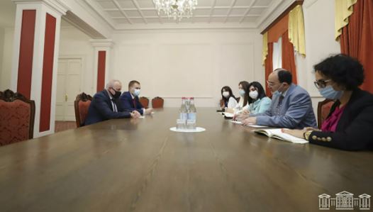 Армянский депутат и посол России обсудили ситуацию на границе и проблему статуса Карабаха