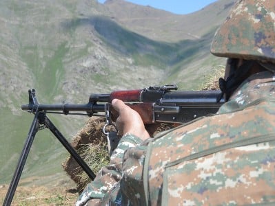Հակառակորդը կիրառում է հրետանային միջոցներ, զրահատեխնիկա. նա ունի զրահատեխնիկայի կորուստ. ՊՆ