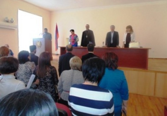 Քարտեզների նվիրատվություն Արմավիրի թեմում