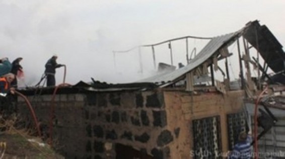 Փարպիում մոմից բռնկված հրդեհից տունն ամբողջությամբ այրվել է