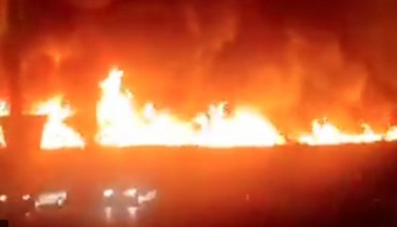 Пожар вспыхнул на Большом базаре в столице Ирана