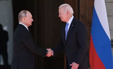 Путин и Байден приняли предложение о проведении саммита, сообщили в Париже