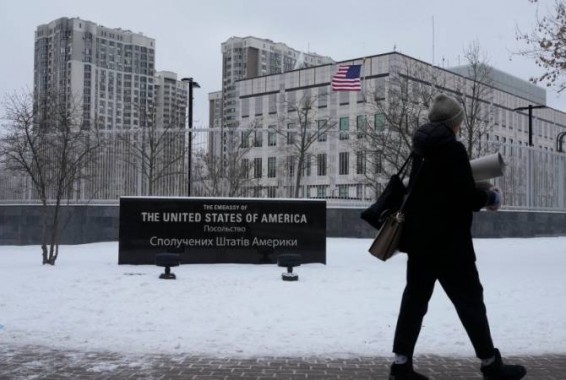 США эвакуировали своих дипломатов из Украины в Польшу