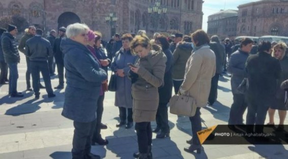 Вынужденные переселенцы из Карабаха требуют встречи с представителем МИД Армении