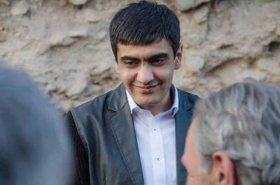 «Հրապարակ». Առուշ Առուշանյանը մնալո՞ւ է Գորիսի համայնքապետ