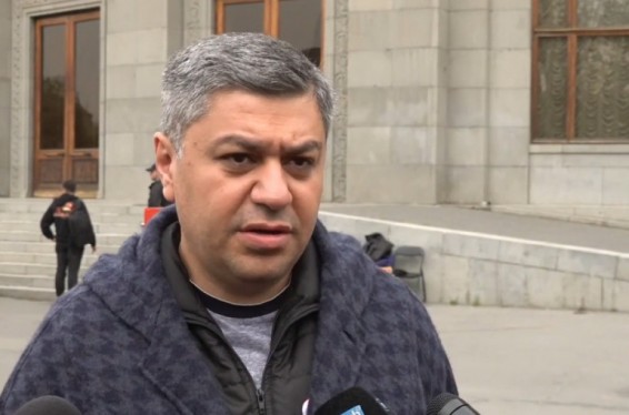 Մենք չենք եկել պահանջելու բացառապես իշխանափոխություն, մեր նպատակը Արցախն է ու անվտանգությունը․ Արթուր Վանեցյան