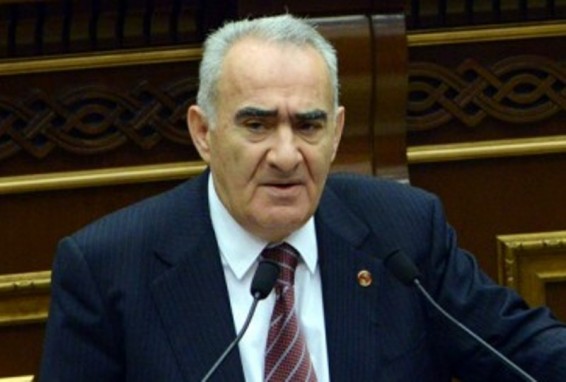 Գալուստ Սահակյանը նեղացել է լրագրողներից