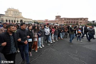 «Հրապարակ». Քանի դեռ Սերժ Սարգսյանն ու Ռոբերտ Քոչարյանը համաձայնության չեն եկել, շարժումը նոր թափ չի ստանա