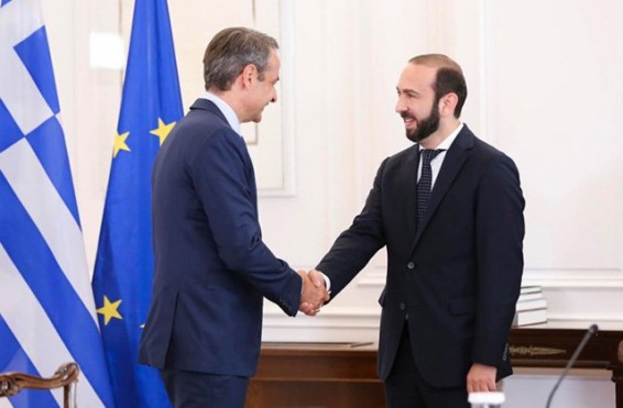 Արարատ Միրզոյանը հանդիպել է Հունաստանի վարչապետ Կիրիակոս Միցոտակիսի հետ