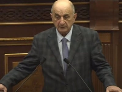 Կառուցապատողները պետք է ՊՆ-ին ինքնարժեքով որոշակի քանակությամբ բնակարաններ տրամադրեն․ Վիգեն Խաչատրյան