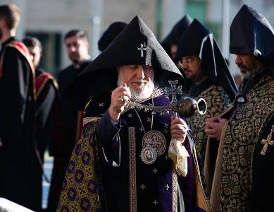 «Հրապարակ». Մեր հոգեւոր առաջնորդը նույնպես շրջագայության մեծ սիրահար է
