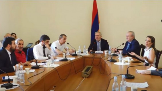 Ինչ վայնասուն, ինչ վայ. ՔՊ-ական պատգամավորները վիճեցին