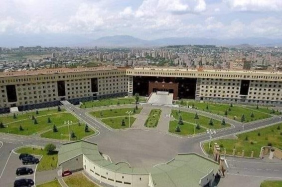 Ժամը 18:00-19:00-ն Ադրբեջանը տարբեր տրամաչափի հրաձգային զինատեսակներից կրակ Է բացել հայ-ադրբեջանական սահմանի արևելյան հատվածում. ՀՀ ՊՆ
