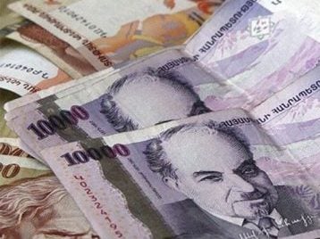 В октябре около 50000 человек совершили безналичные сделки в рамках программы 10%-го возврата пенсий и пособий