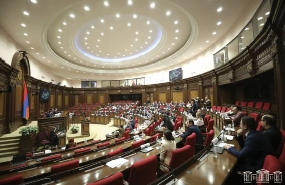 НС Армении обсуждает ответ азербайджанскому парламенту: там заявили, что Арцах якобы является частью Азербайджана