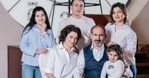 МАРИАМИК, АШОТИК И ГРАЧ УХОДЯТ В ТЕНЬ