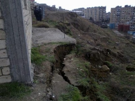 Բաքվում վախենում են տեղատարափ անձրեւների պատճառով ուժեղ սողանքներից