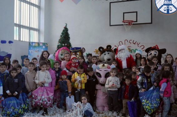 Արցախի երեխաները, որ ապրում են անորոշությունների մեջ, արժանի են լավագույնին. սահմանային համայքների երեխաների համար ամանորյա միջոցառումներ են կազմակերպվել