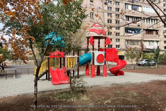 Բարեկարգվում է Խաղաղ Դոնի 5 շենքի բակը
