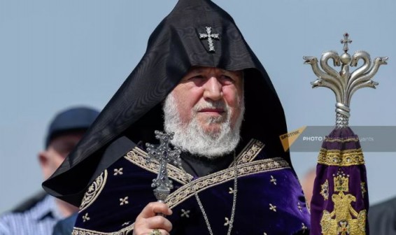 Гарегин II выразил соболезнования Раиси в связи с землетрясением в Иране