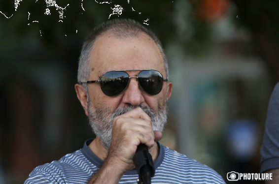 Ալեք Ենիգոմշյանի բանկային հաշվեհամարի վրա կալանք է դրվել