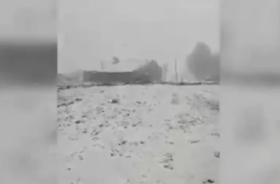 Зима в начале мая: в Арагацотнской области Армении идет снег