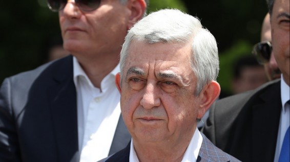 «Մեռնեմ արևիդ, պարոն նախագահ, հետ արի». քաղաքացին՝ Սերժ Սարգսյանին