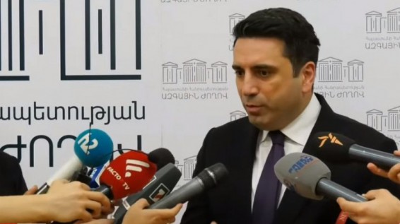 Եթե այդ հարցը չլիներ՝ խաղաղության պայմանագիրն արդեն 3-4 անգամ կնքել էինք. Ալեն Սիմոնյանը՝ արցախցիների իրավունքի մասին