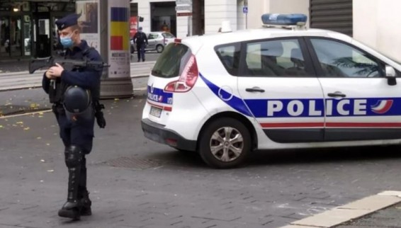Во Франции в ходе массовых беспорядков задержаны более 400 человек