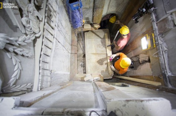 Երուսաղեմում ցուցադրվել է սալաքարը, որին դրվել է Քրիստոսի մարմինը. The Daily Mail