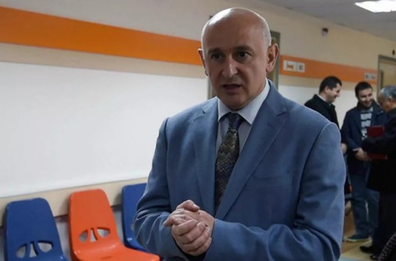 Դատախազությունը արյունաբանական կենտրոնի նախկին տնօրենից պահանջում է բռնագանձել 3 անշարժ գույք և շուրջ 161 մլն դրամ