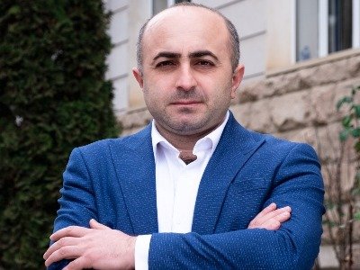 Սամվել Բաբայանը պատրաստ է վերցնել իշխանությունը և բանակցել Ադրբեջանի հետ. Խանումյան