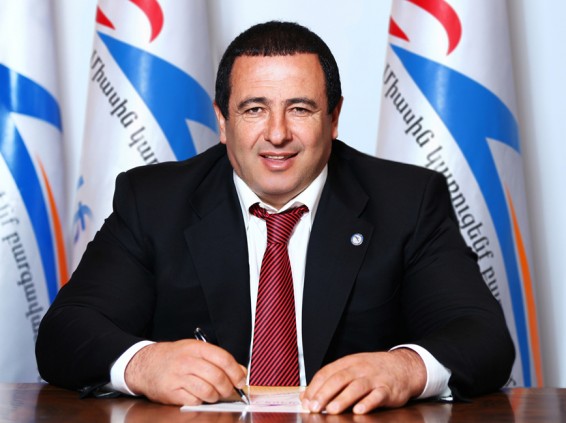 Հասարակությունը կսատարի նրան ով տարիներ շարունակ լուծել է ժողովրդին անհանգստացնող խնդիրները