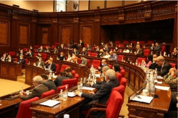 «Ժողովուրդ». Դատավորներին չընտրեցին. ՔՊ պատգամավորները բացակա են