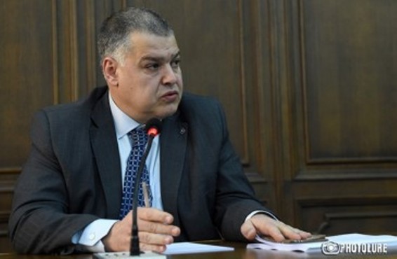 Հեծանիվով աշխատանքի գնացող պետական ծառայողներին կհատկացվի ծառայողական մեքենա. Դավիթ Հարությունյան