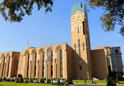 «Հրապարակ». Քաղաքապետարանում բյուջեի հաշվին անգլերեն կսովորեն