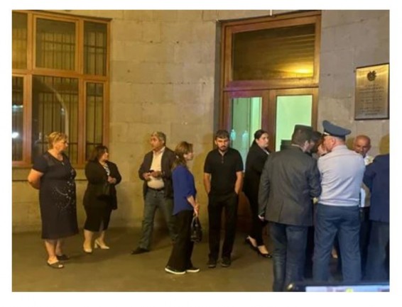 Староста Киранц: Никол Пашинян с нашим мнением считаться не захотел