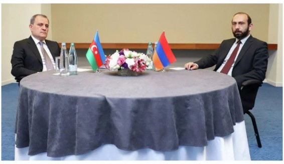 Баку не намерен ссылаться даже на бутафорскую декларацию: политолог о встрече в Алматы